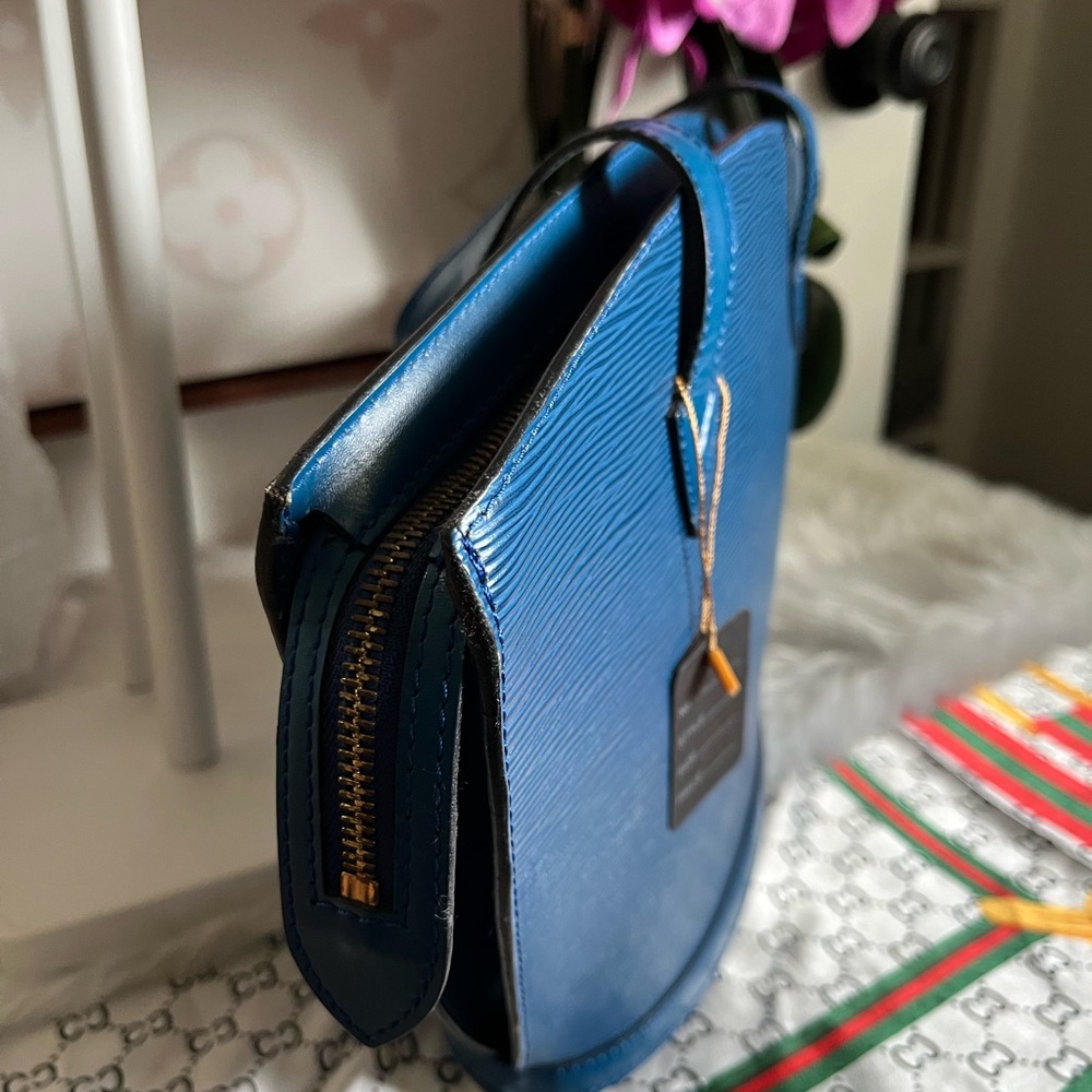 #027 LV EPI BLUE LEATHER BAG W/ FREE LV EPI COMPACT WALET - Picture 6 of 12